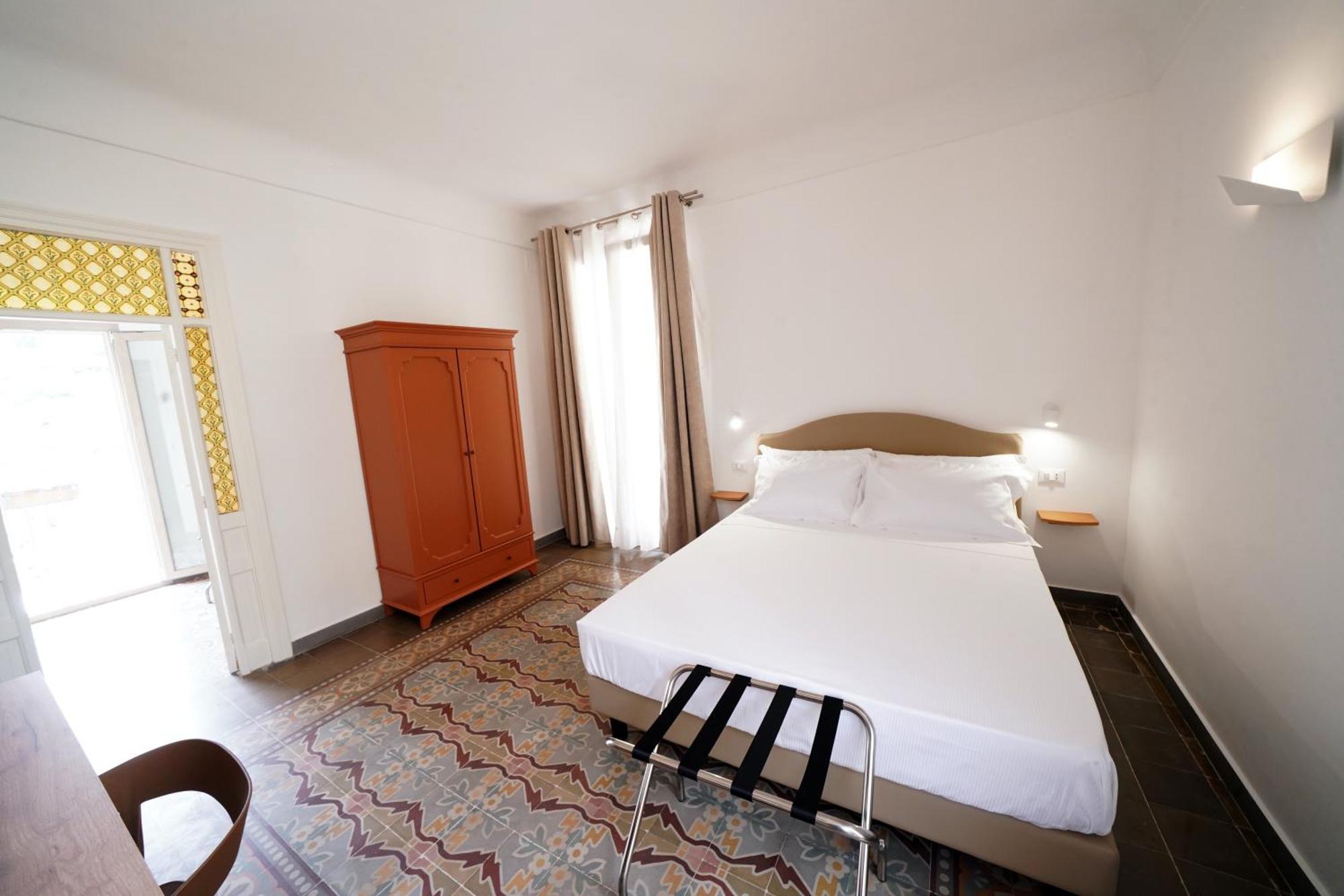 Ducas Rooms And Suite Lascari Exterior photo