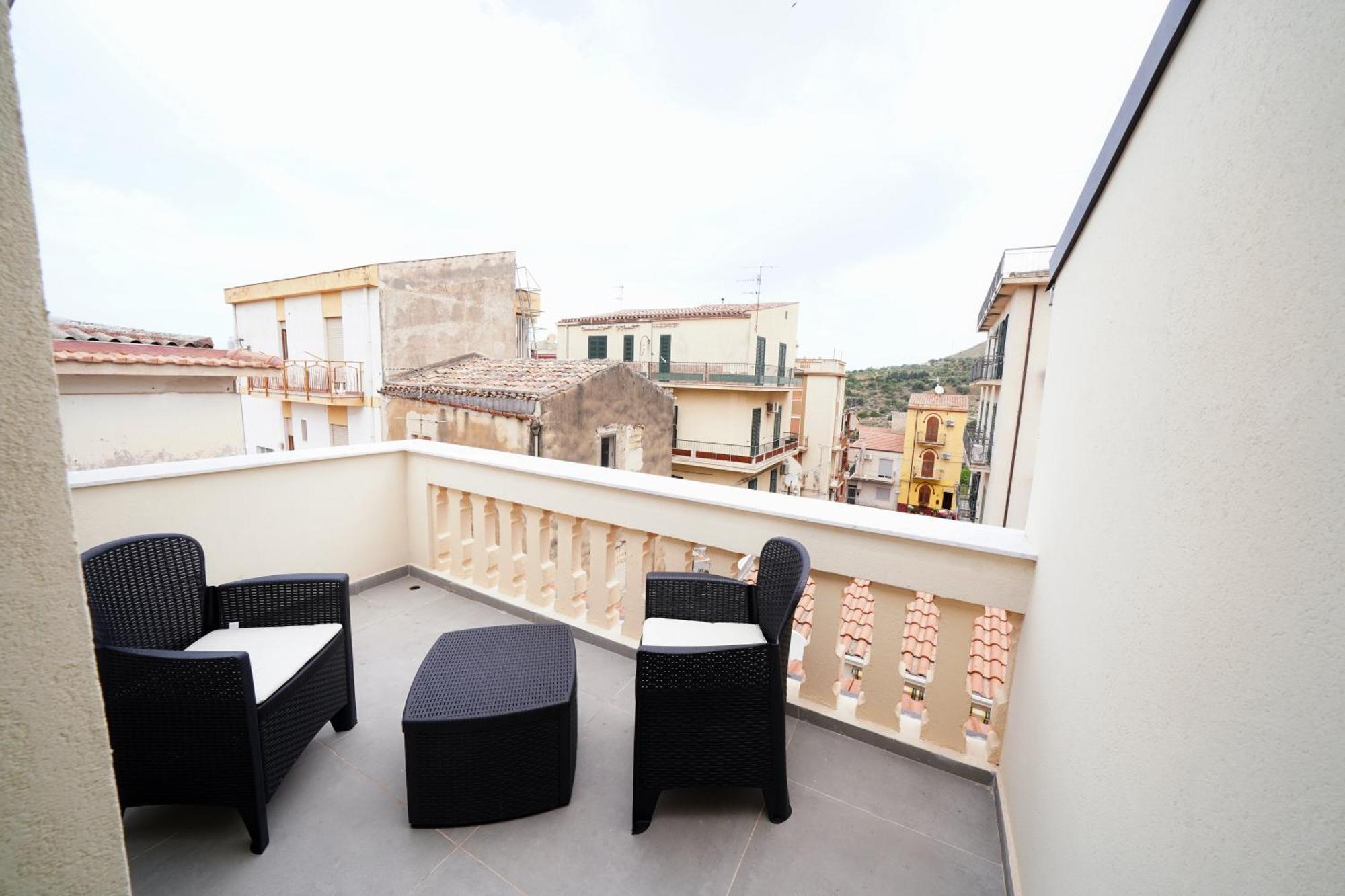 Ducas Rooms And Suite Lascari Exterior photo